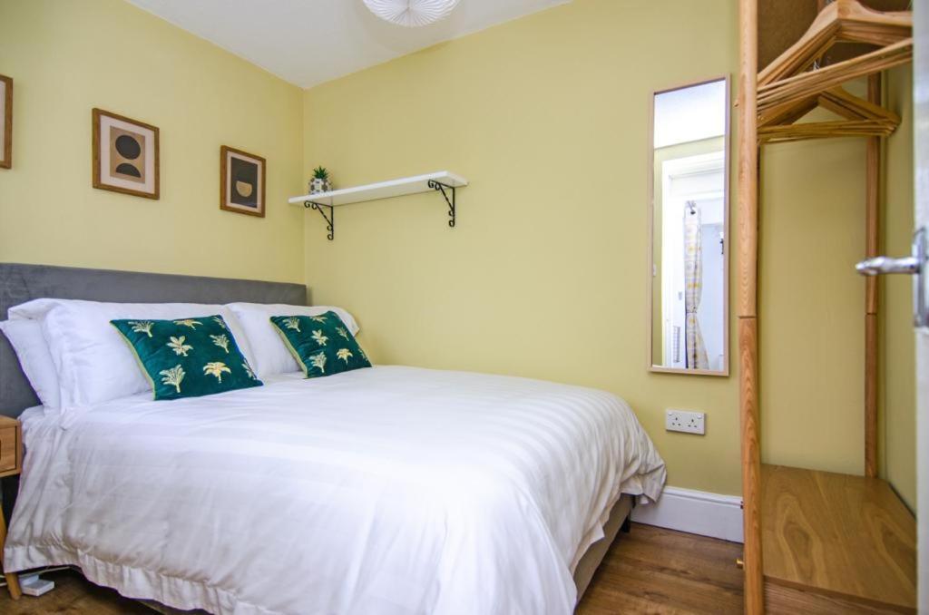 Cosy Lichfield Apartment מראה חיצוני תמונה